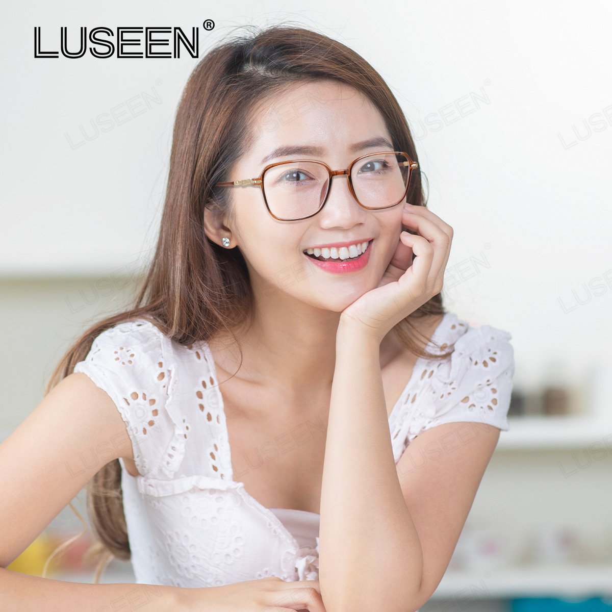 LUSEEN Anti Radiation Photochromic Eyeglass Unisex Eyeglass Summer Sunglasses For Men Women Shades Trending Fashion Eyewear Cute Round Face AG2246